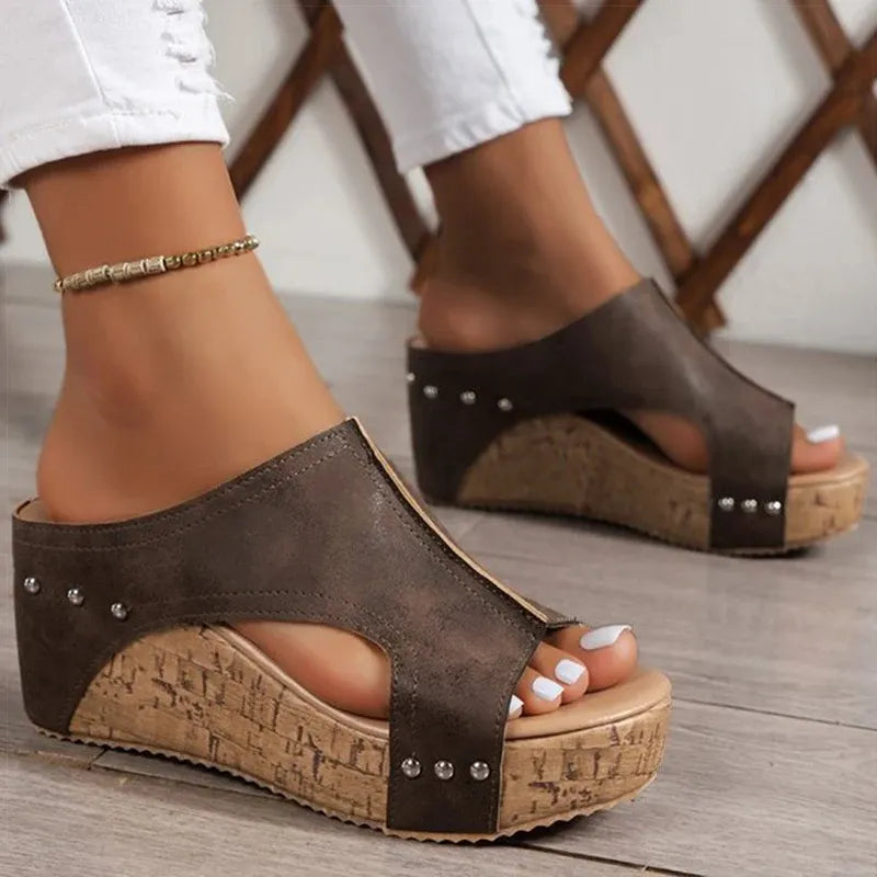 RIVET LUXE™ – Sandales Plateforme Femme Élégance Moderne & Confort Absolu