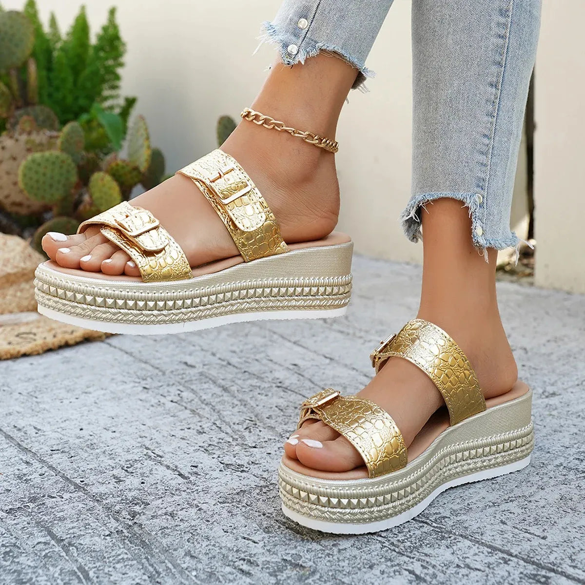 AELORIA DORÉ™ | Sandales Dorées Femme Élégantes Été – Compensées Confort Plage