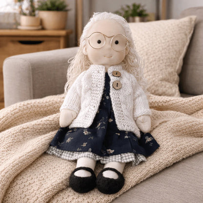 Poupée Waldorf Elora | Poupée faite main en coton doux 28 cm